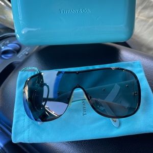 Tiffany &Co sunglasses